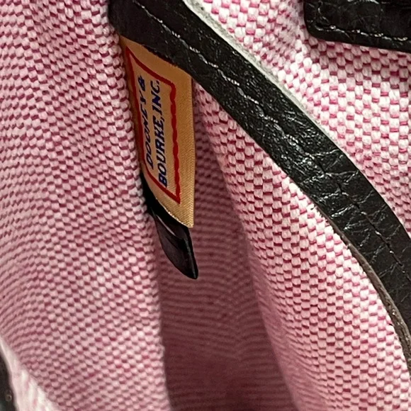 Dooney & Bourke Belvedere Logo Lock shoulder bag in black pebbled leather. W/COA - Picture 14 of 14